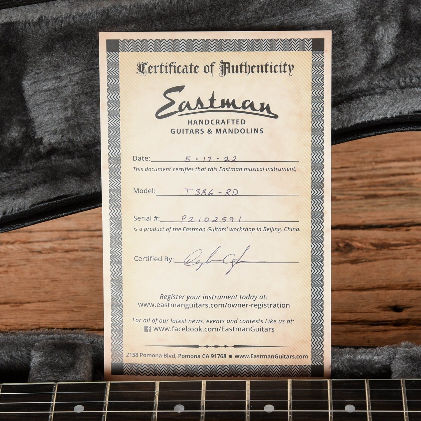 Eastman T386 Red 2021