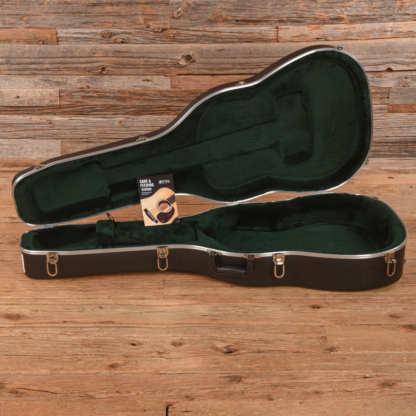 Martin Standard Series HD-28 Ambertone 2025