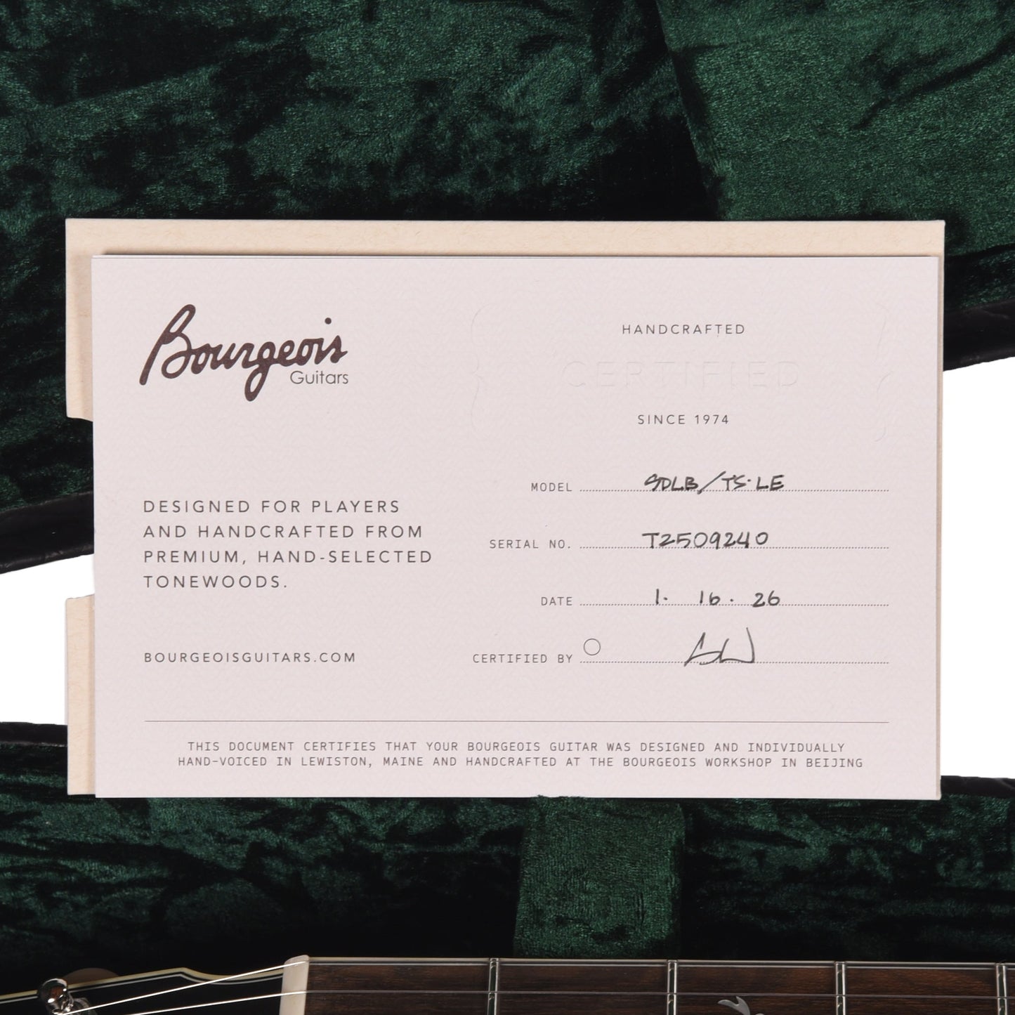 Bourgeois Limited Edition Touchstone Luke Bryan Signature Slope Shoulder Dreadnought Aged Tone Sitka/Walnut Sunburst