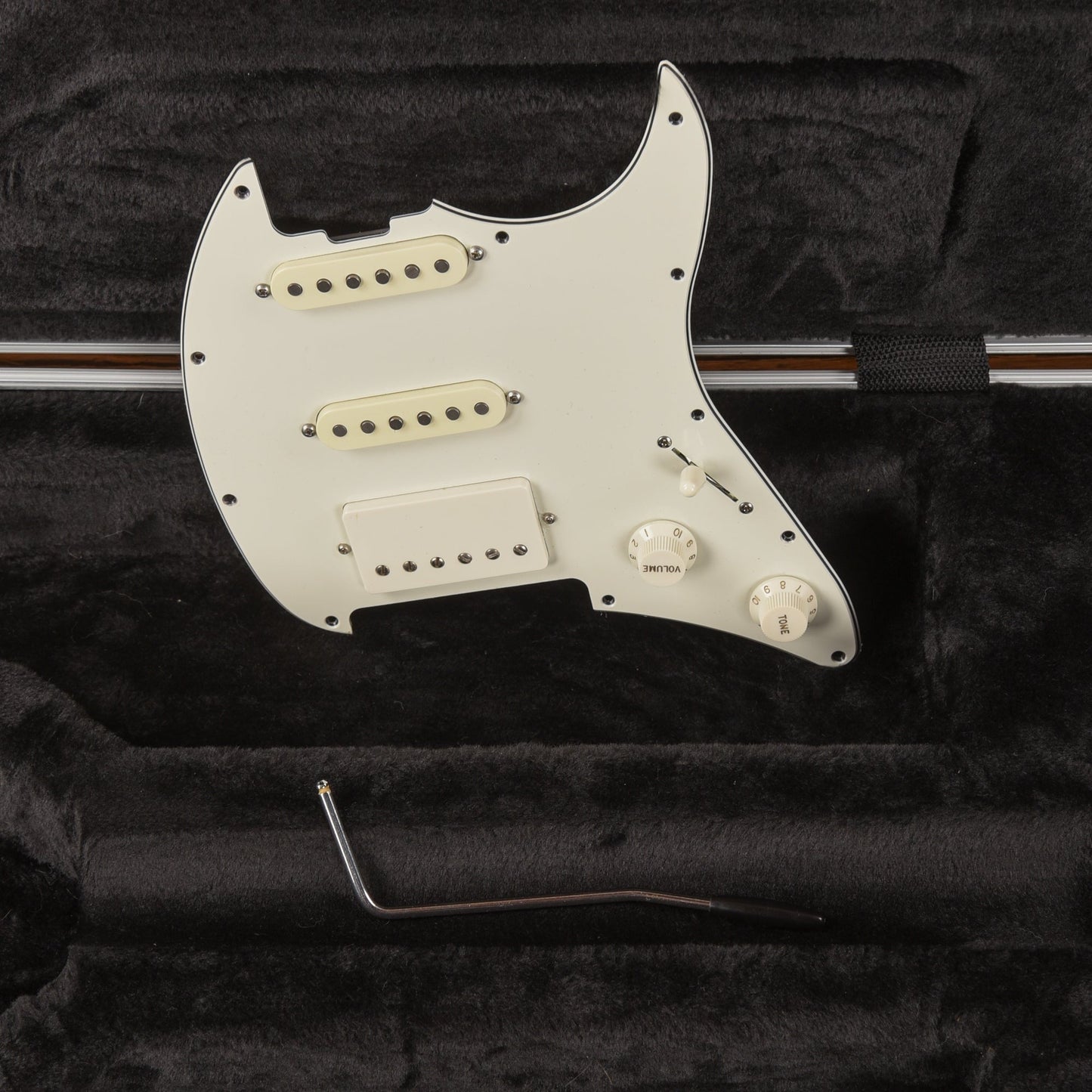 Music Man Cutlass HSS Black 2018