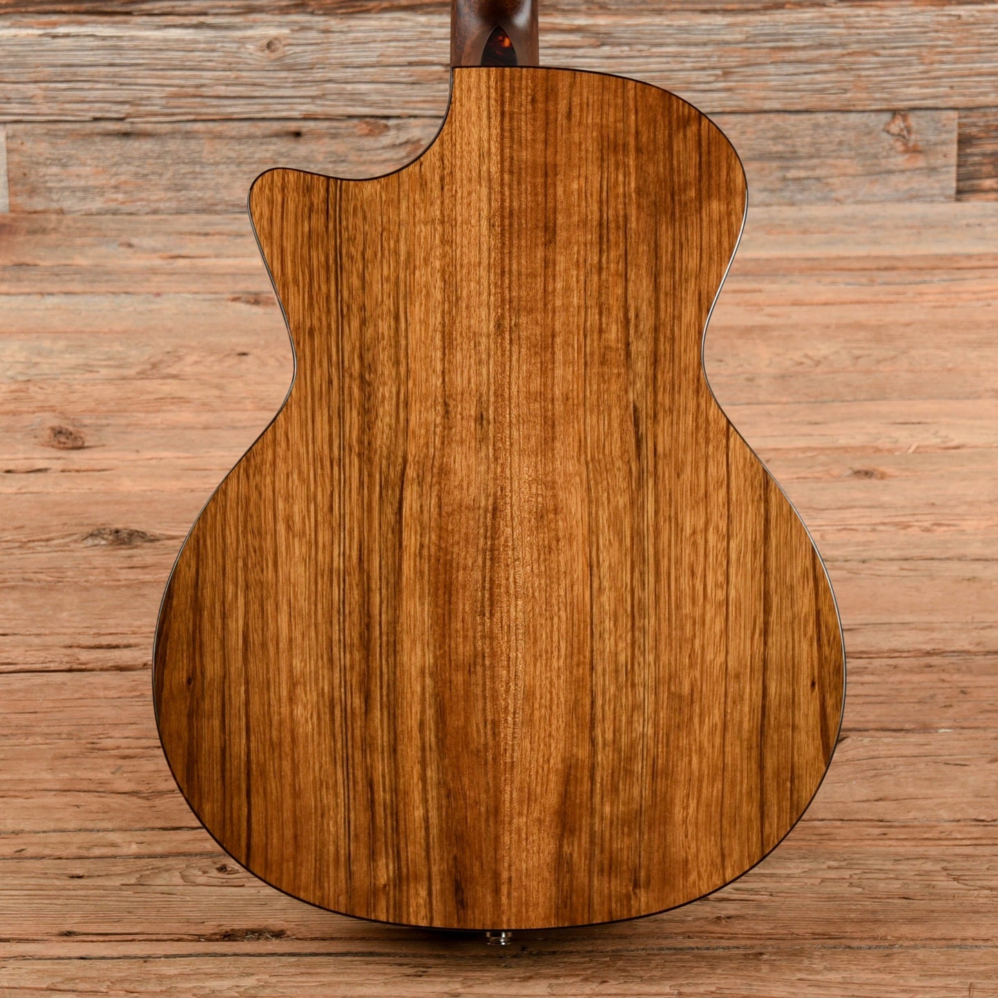 Eastman AC222CE-DLX Sunburst