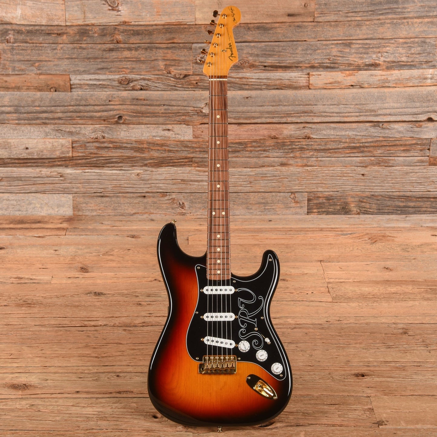 Fender Stevie Ray Vaughan Stratocaster 3-Color Sunburst 2021