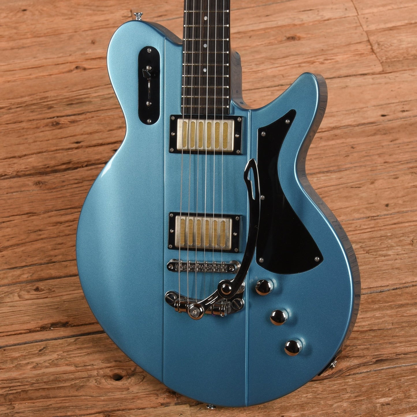 Eastman Juliet LA Celestine Blue 2023