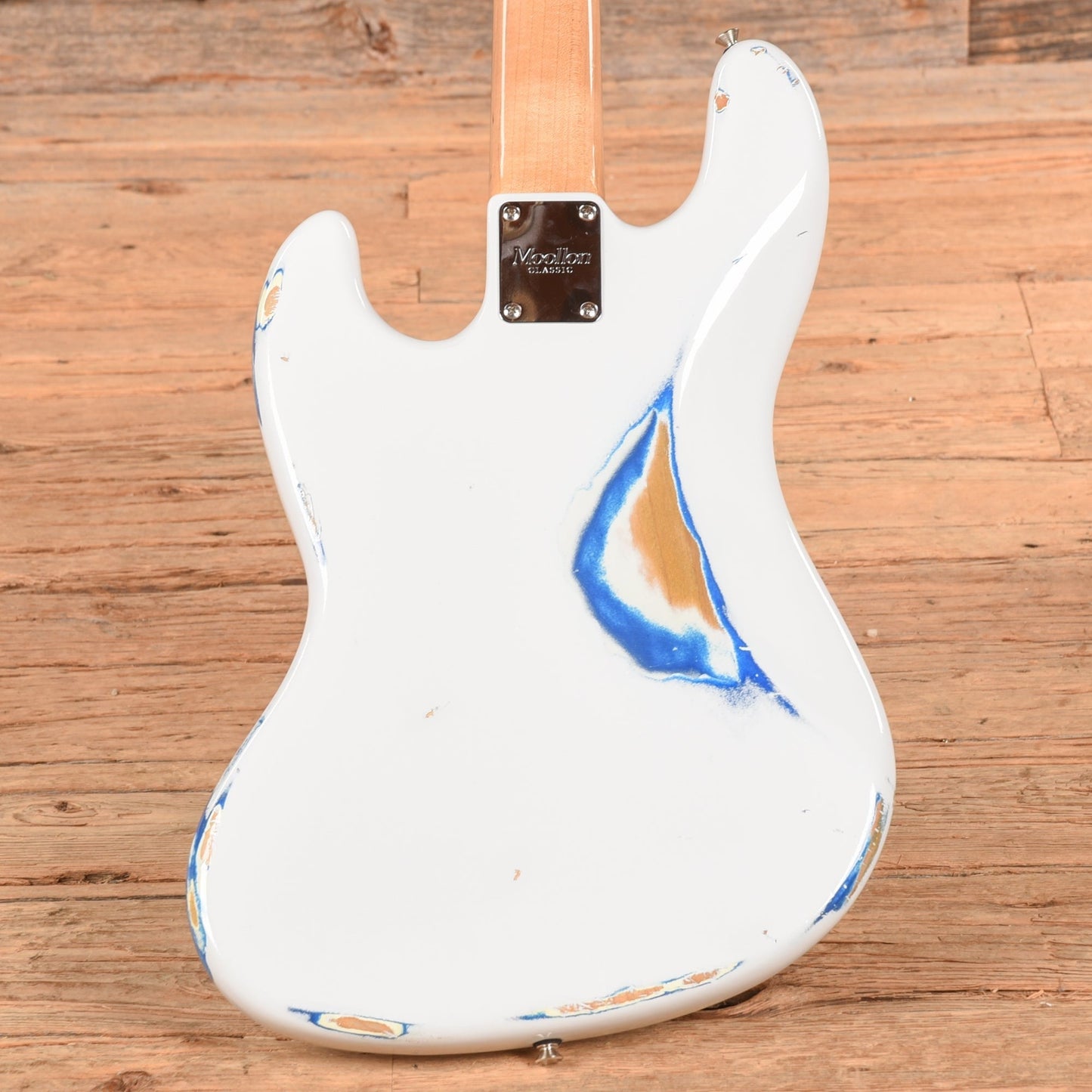 Moollon J Classic White