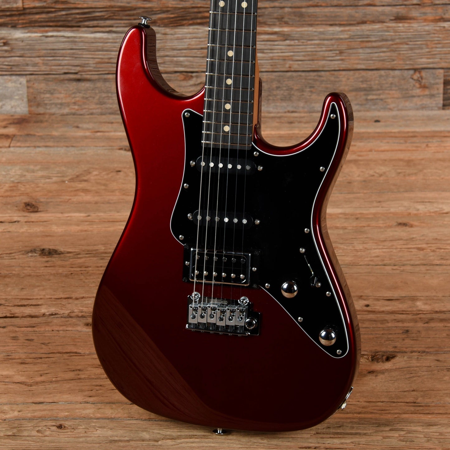 Suhr Pete Thorn SS Standard HSS Garnet Red 2025