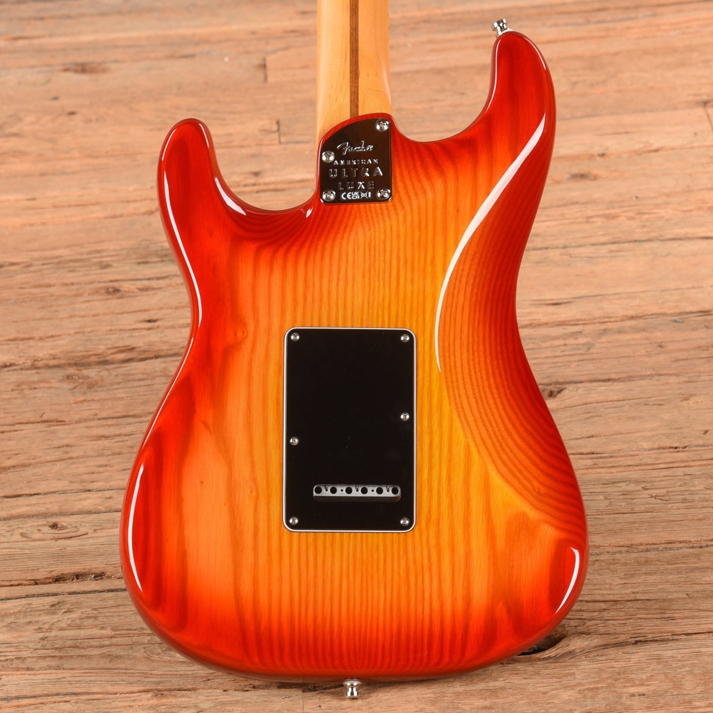 Fender Ultra Luxe Stratocaster Plasma Red Burst 2024