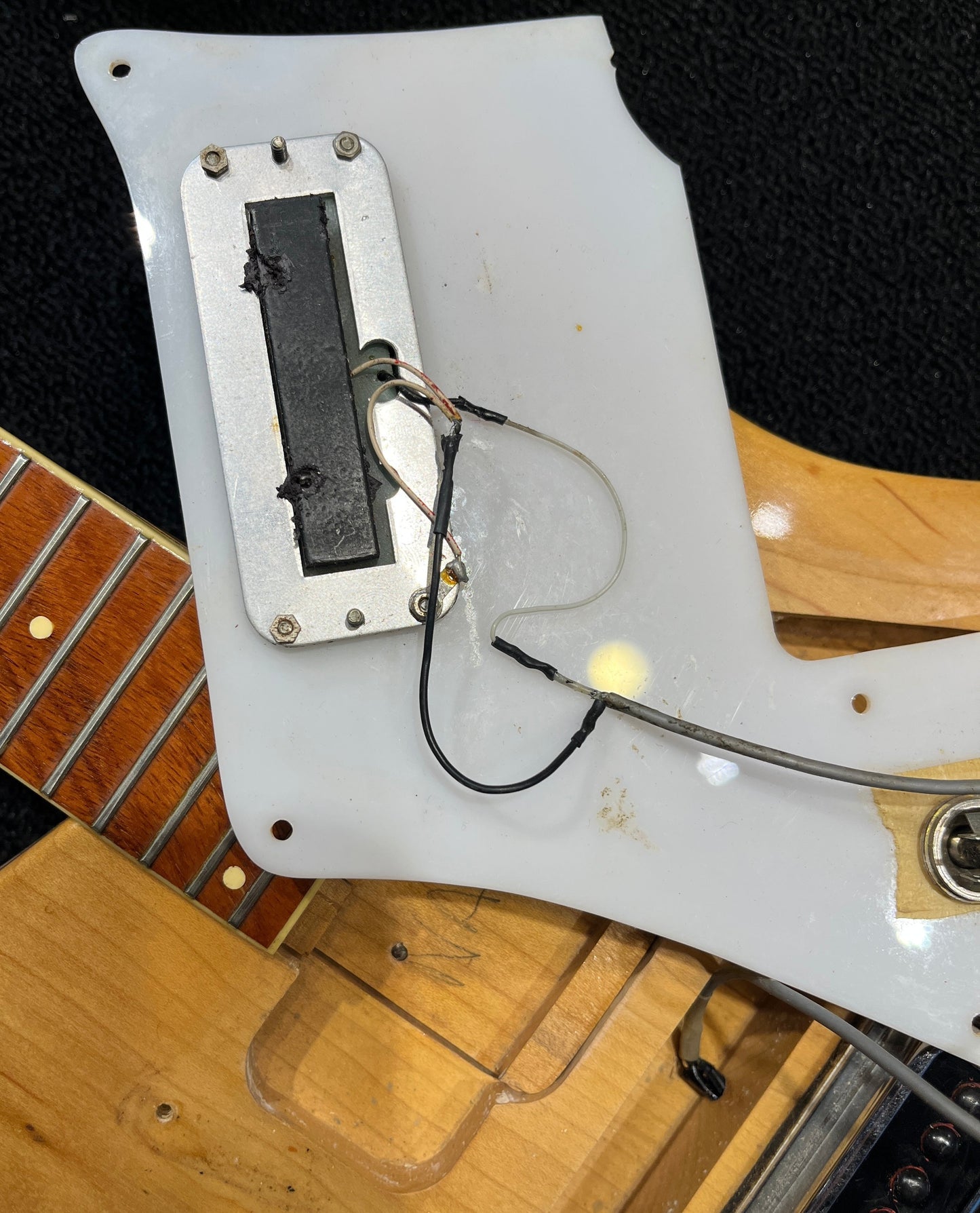 Rickenbacker 480 Mapleglo 1973