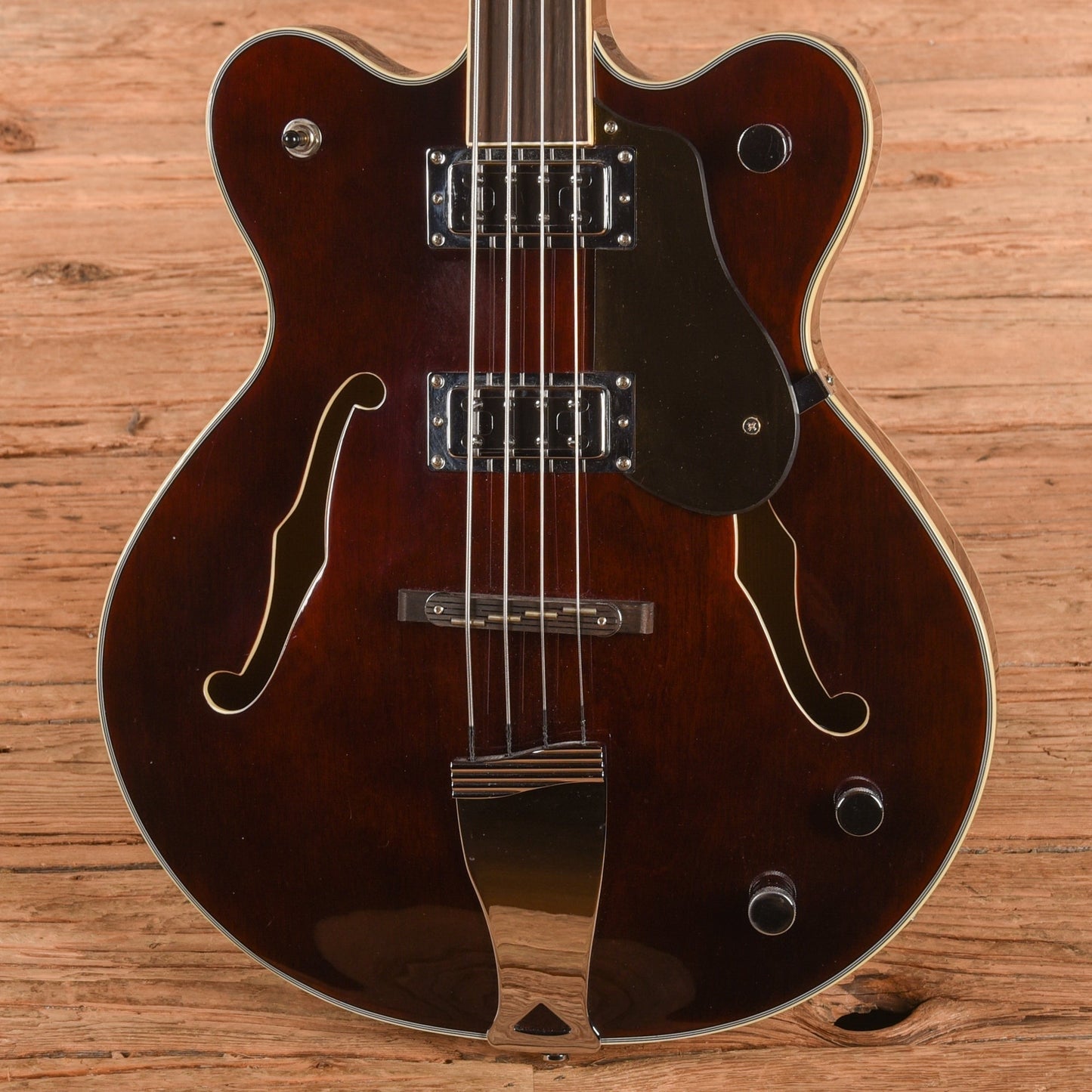 Eastwood Classic 4 Fretless Hollowbody Reissue Electric Bass Walnut