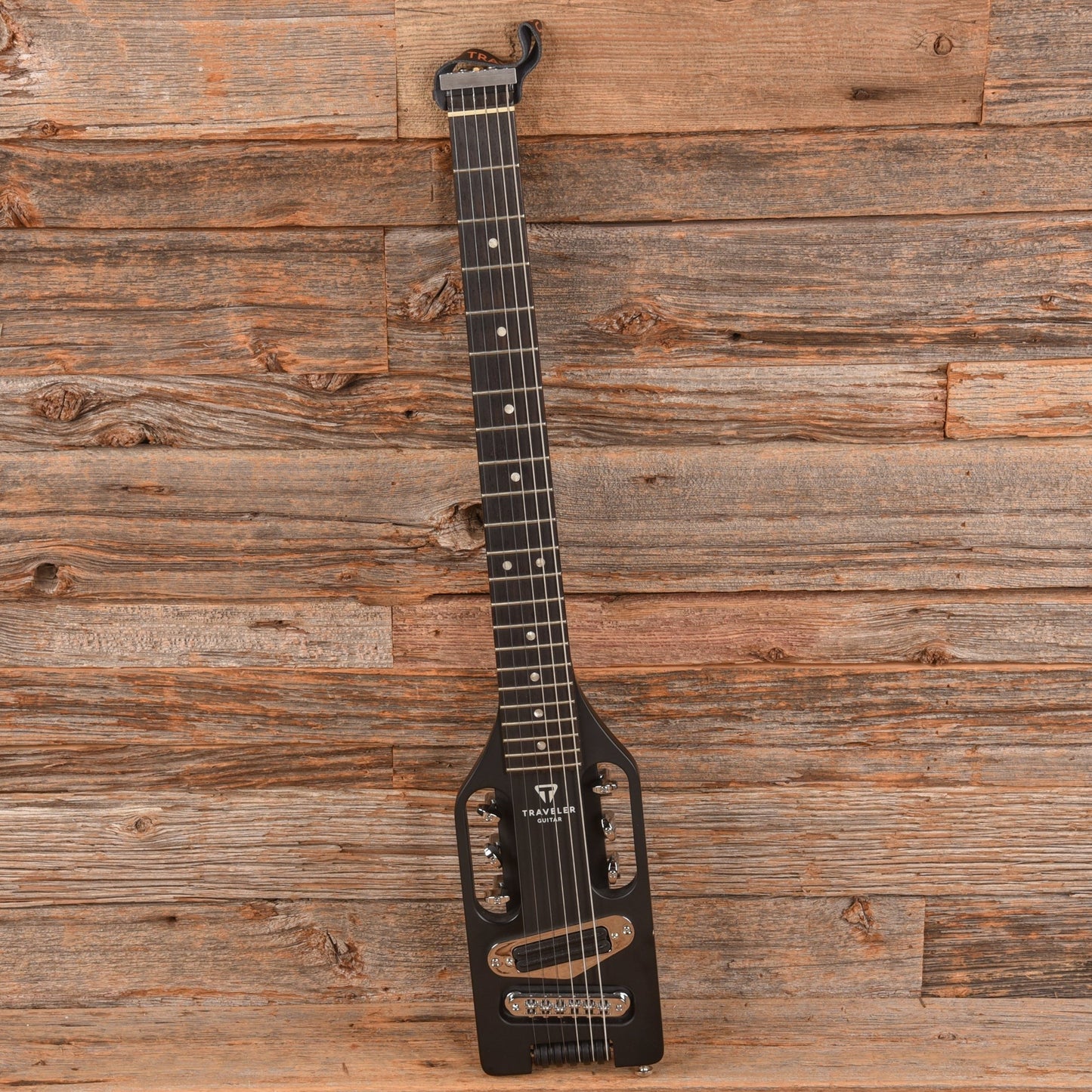 Traveler Ultra Light Black LEFTY