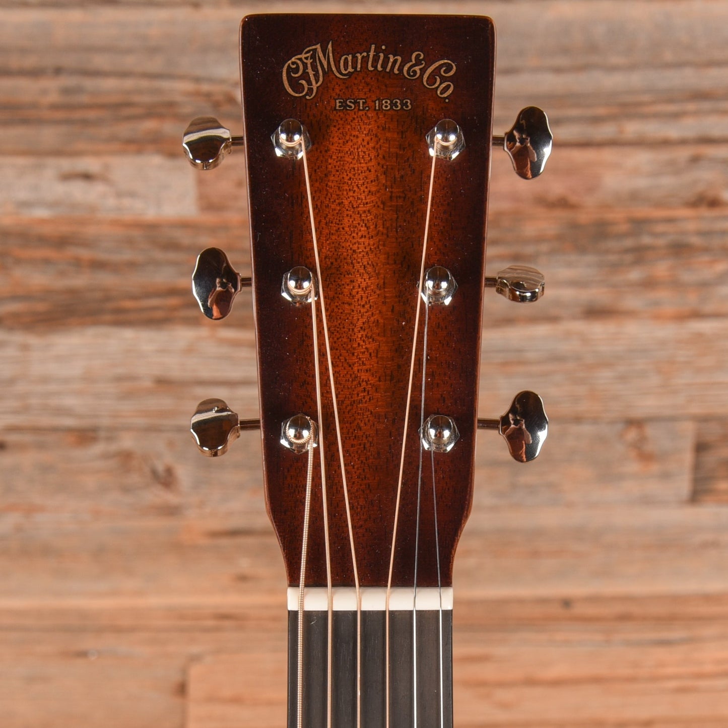 Martin Custom Shop 00-18 Style Deep Body Sunburst 2024