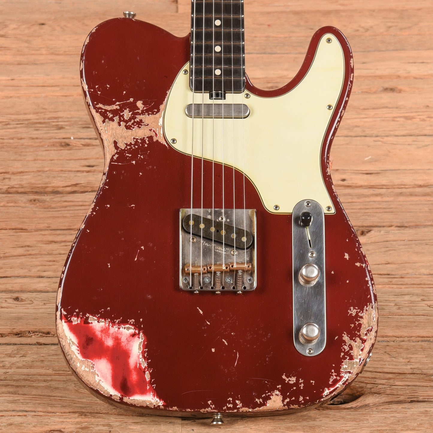 Shabat Lion Dakota Red Over White 2025