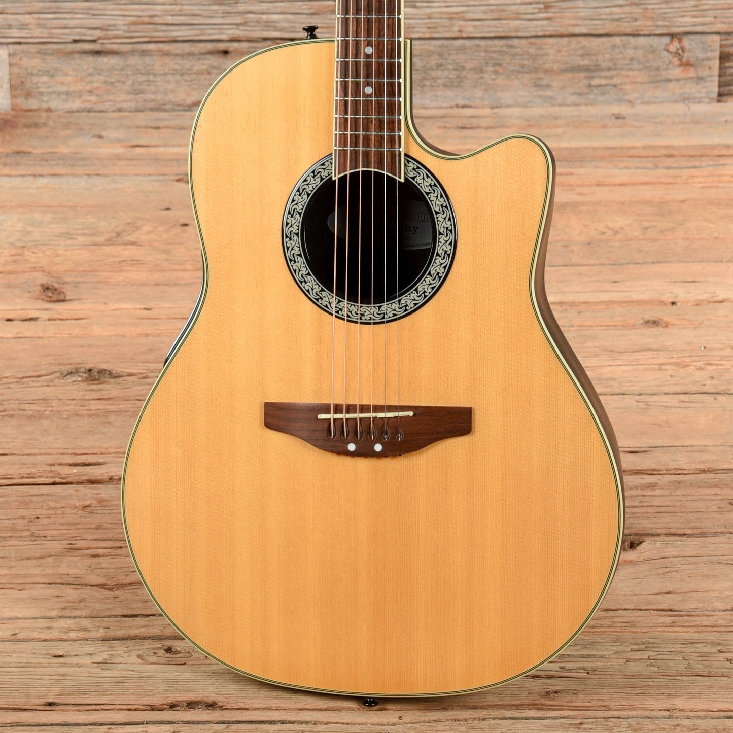 Ovation Celebrity CC057 Natural