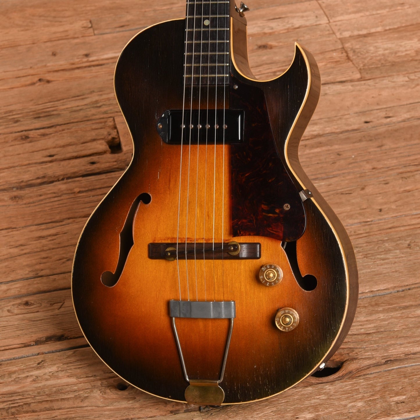 Gibson ES-140 3/4 Sunburst 1950
