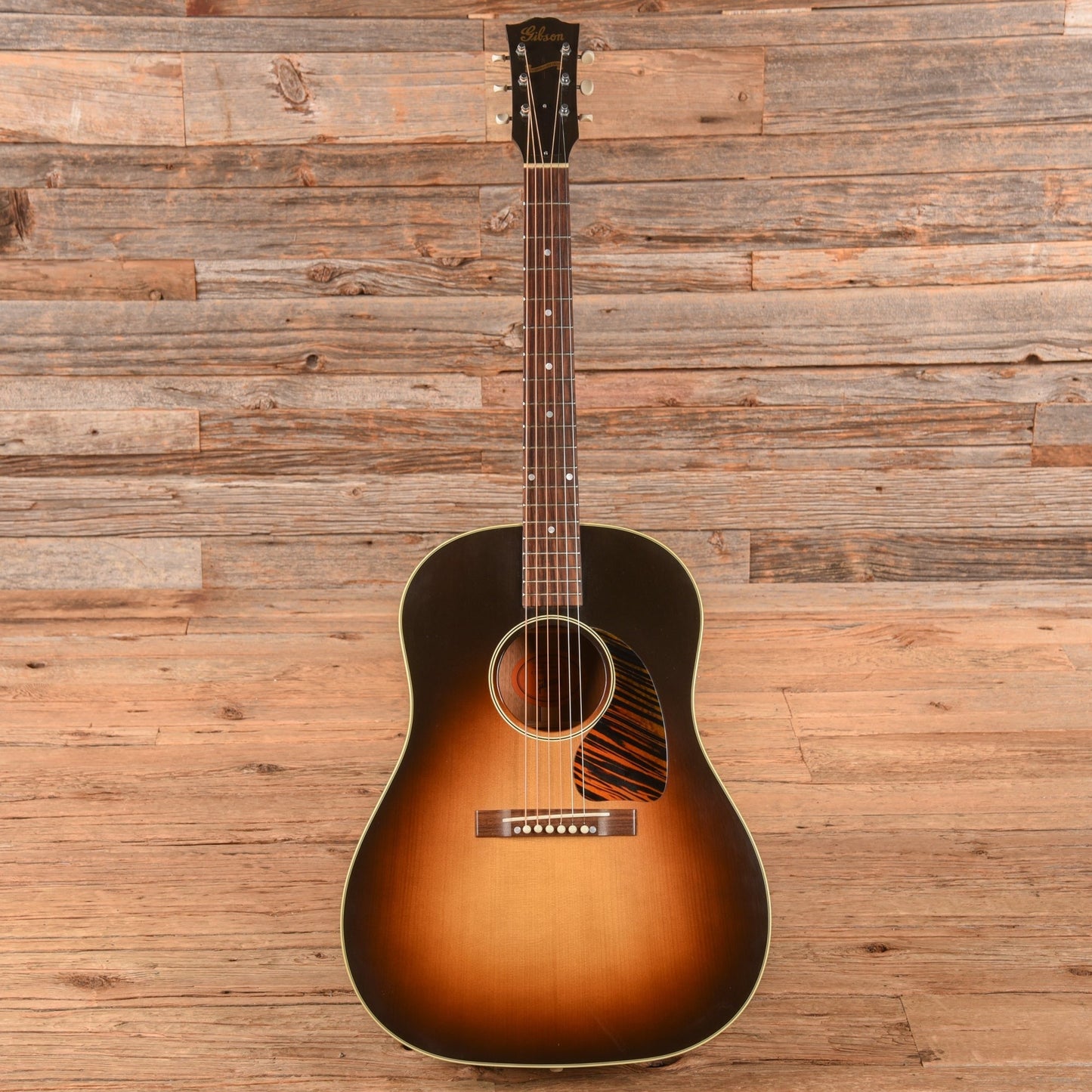 Gibson Custom 1942 Banner J-45 Sunburst 2013