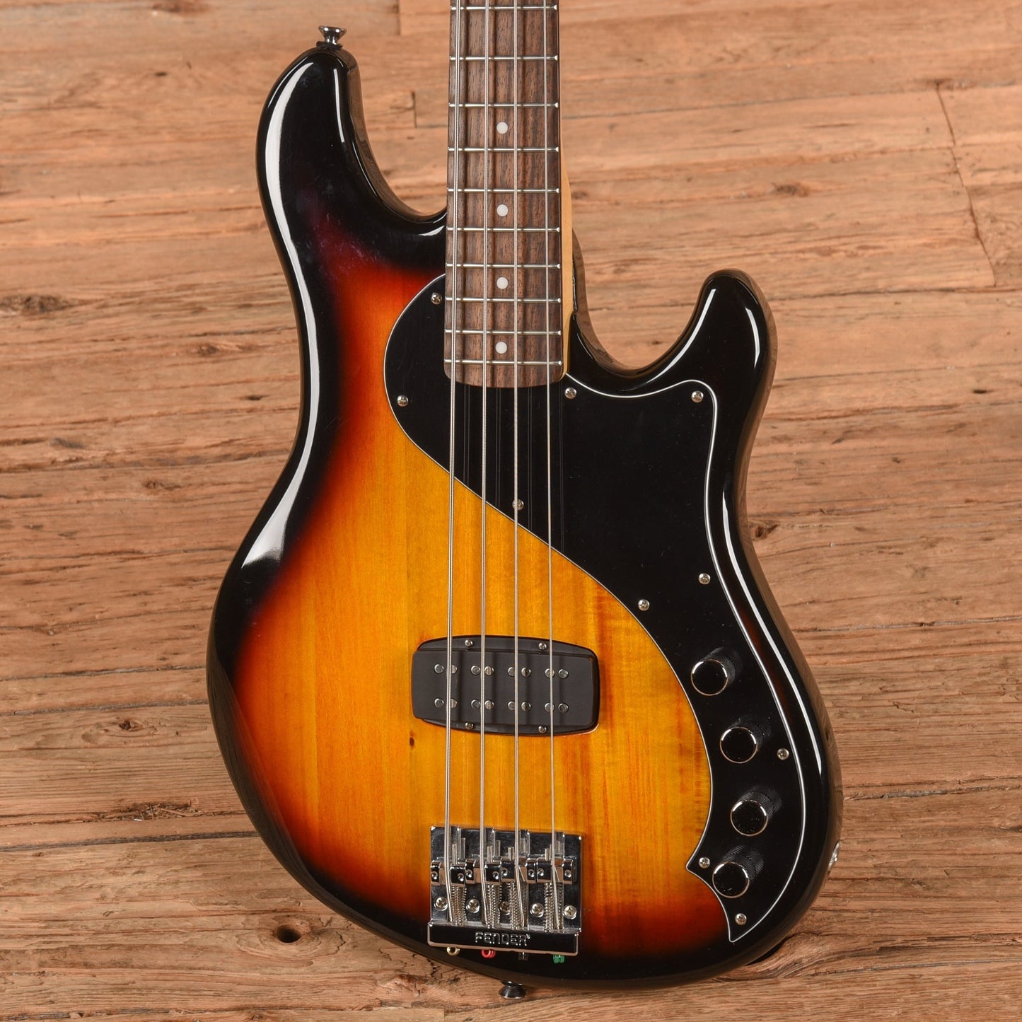 Squier Deluxe Dimension Bass Sunburst 2015