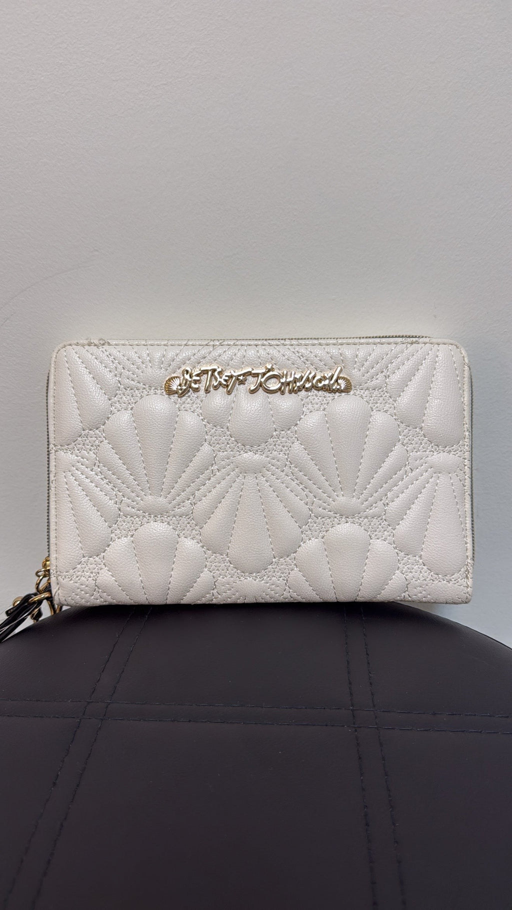 Betsey Johnson White Wristlet, 8.5"x5.5"