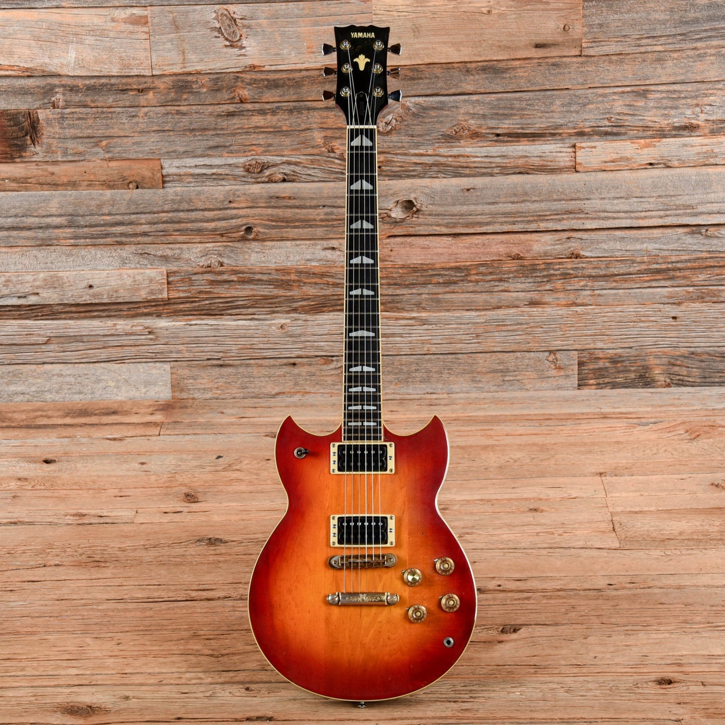Yamaha SG800 Cherry Sunburst 1980