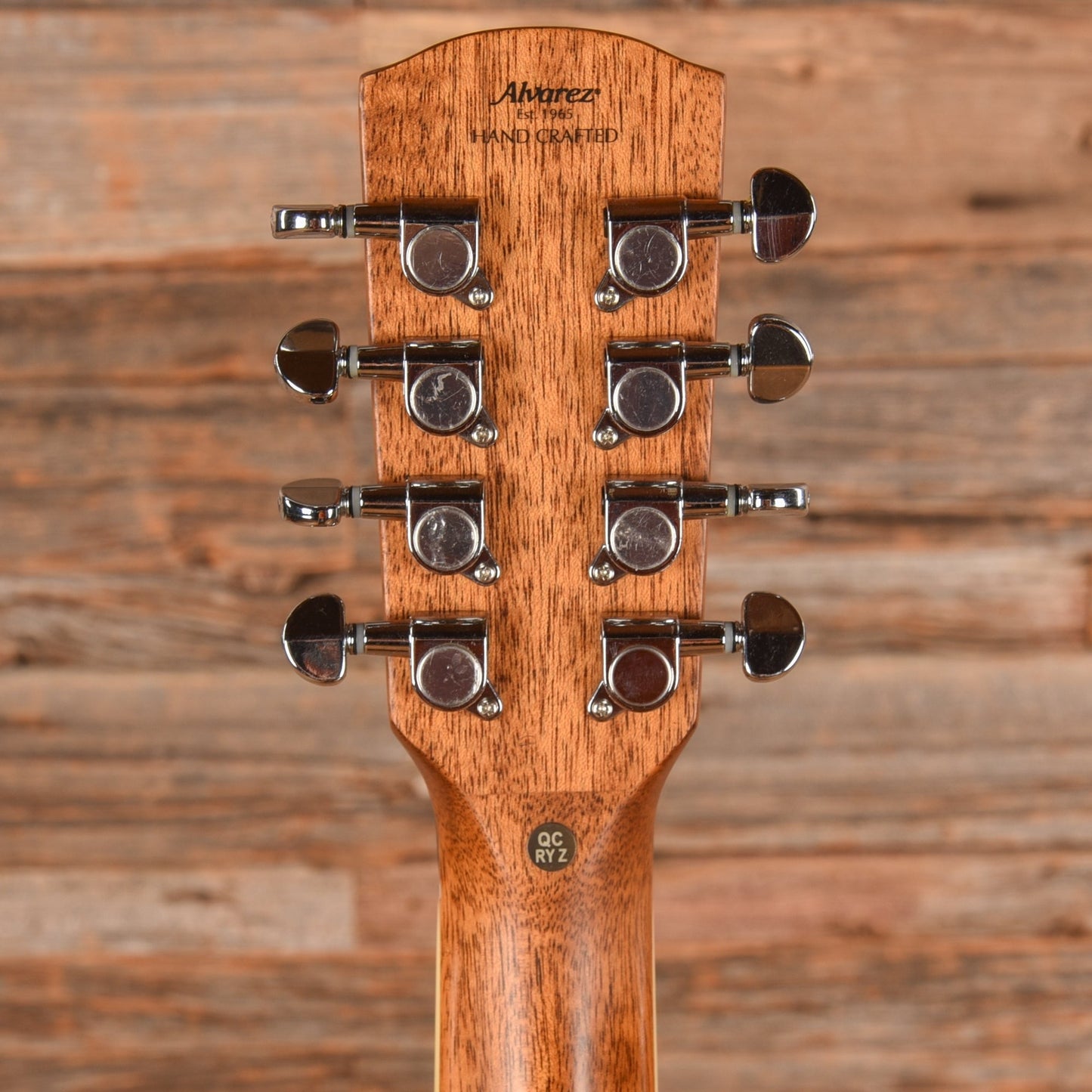 Alvarez ABT60CE-8SHB 8-string Baritone Sunburst