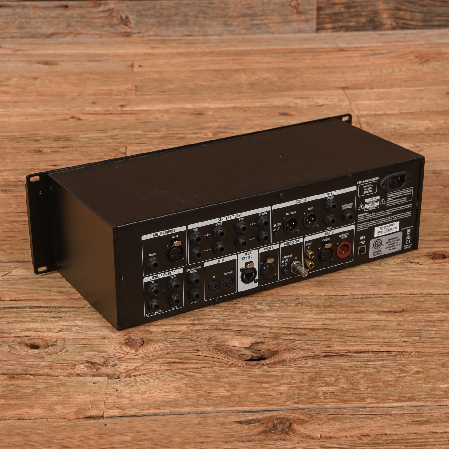 Line 6 Helix Rack with Foot Controller