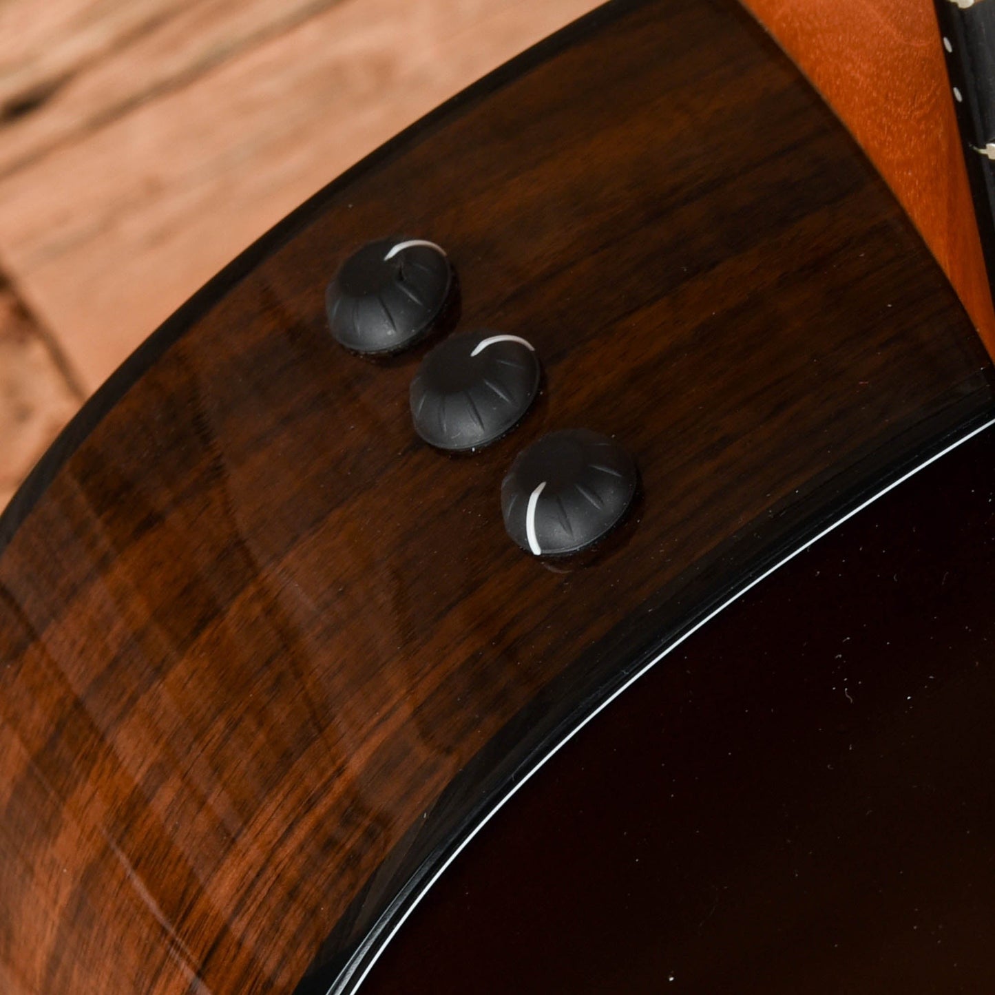 Taylor 217e SB Plus LTD Tobacco Sunburst 2024