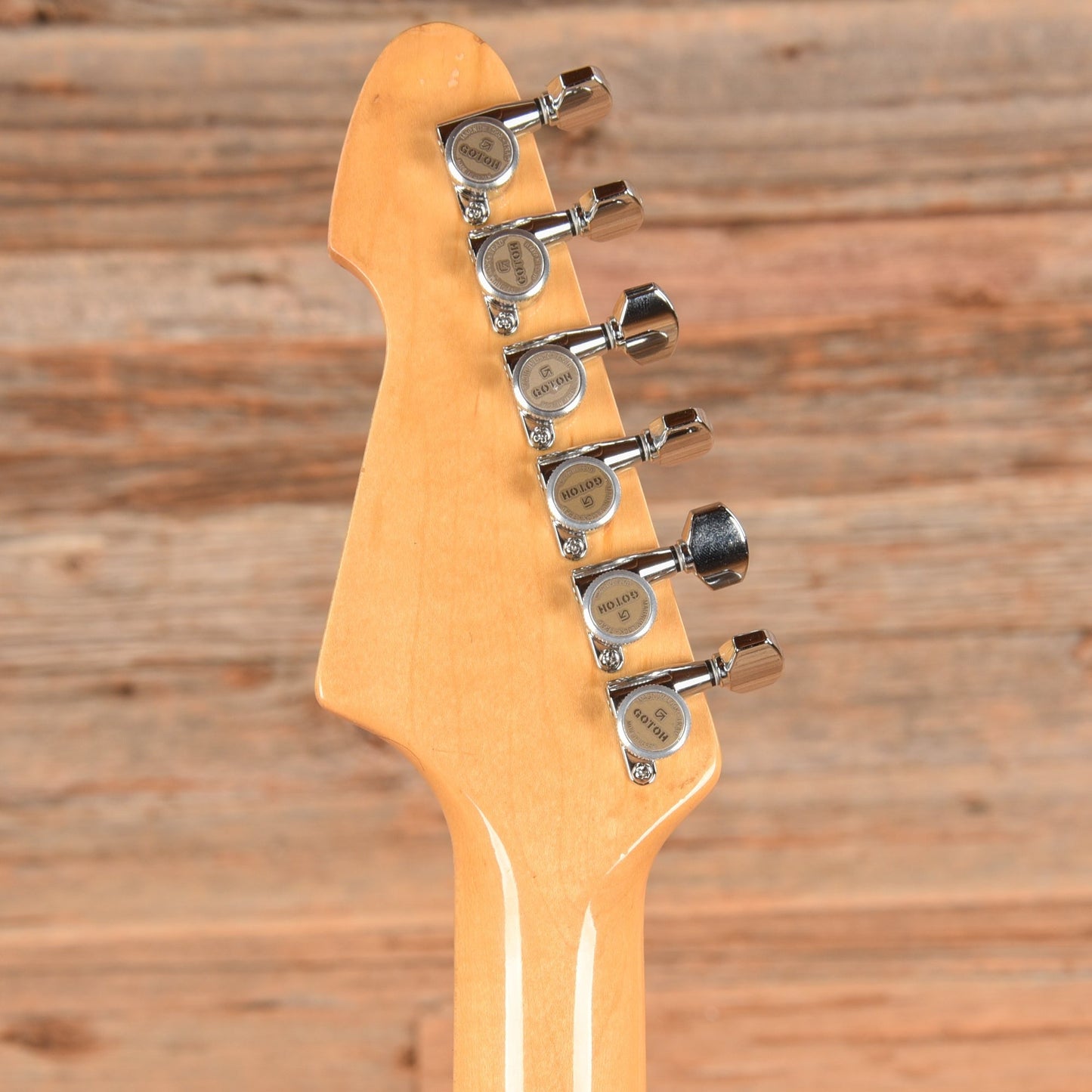 Kawai Aquarius Red - John Oates