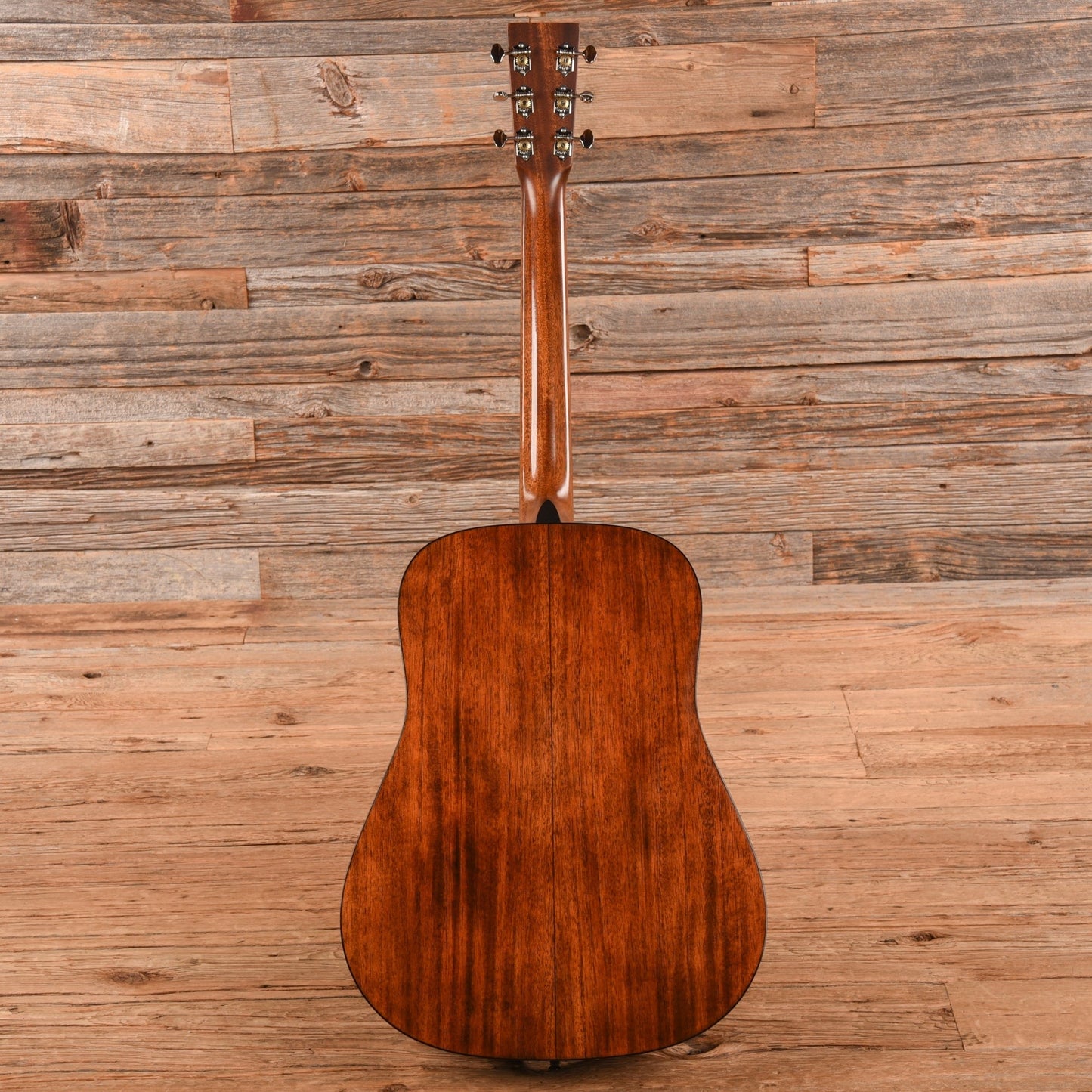 Martin Standard Series D-18 Ambertone 2023