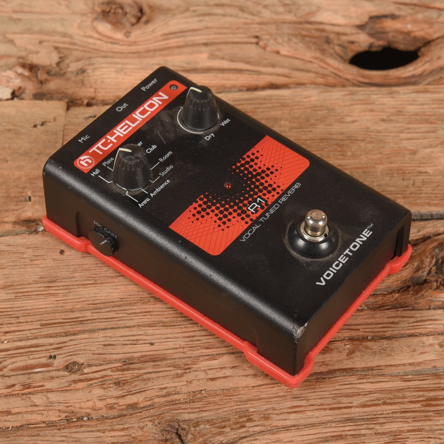 TC Helicon VoiceTone R1