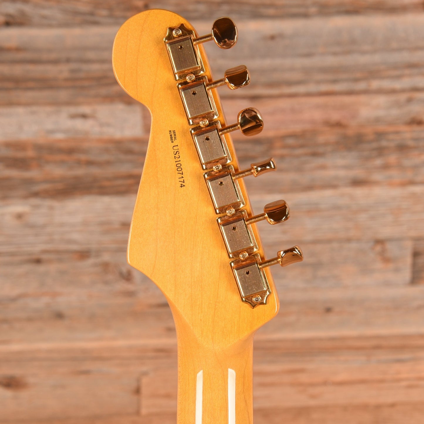 Fender Stevie Ray Vaughan Stratocaster 3-Color Sunburst 2021