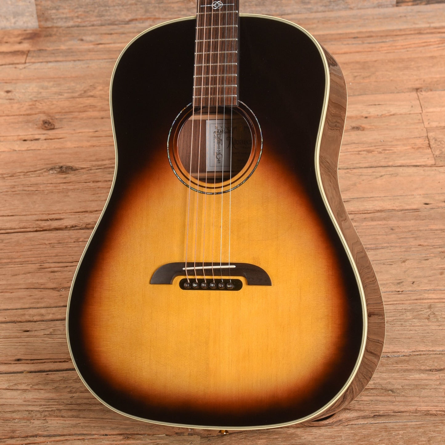 Alvarez DYMR70 Yairi Masterworks Dreadnought Solid AAA Sitka Spruce/Solid East Indian Rosewood Sunburst