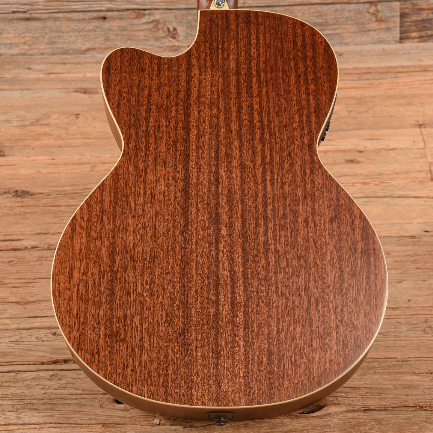 Alvarez ABT60ce Artist Baritone Solid A+ Sitka Spruce/African Mahogany Shadowburst