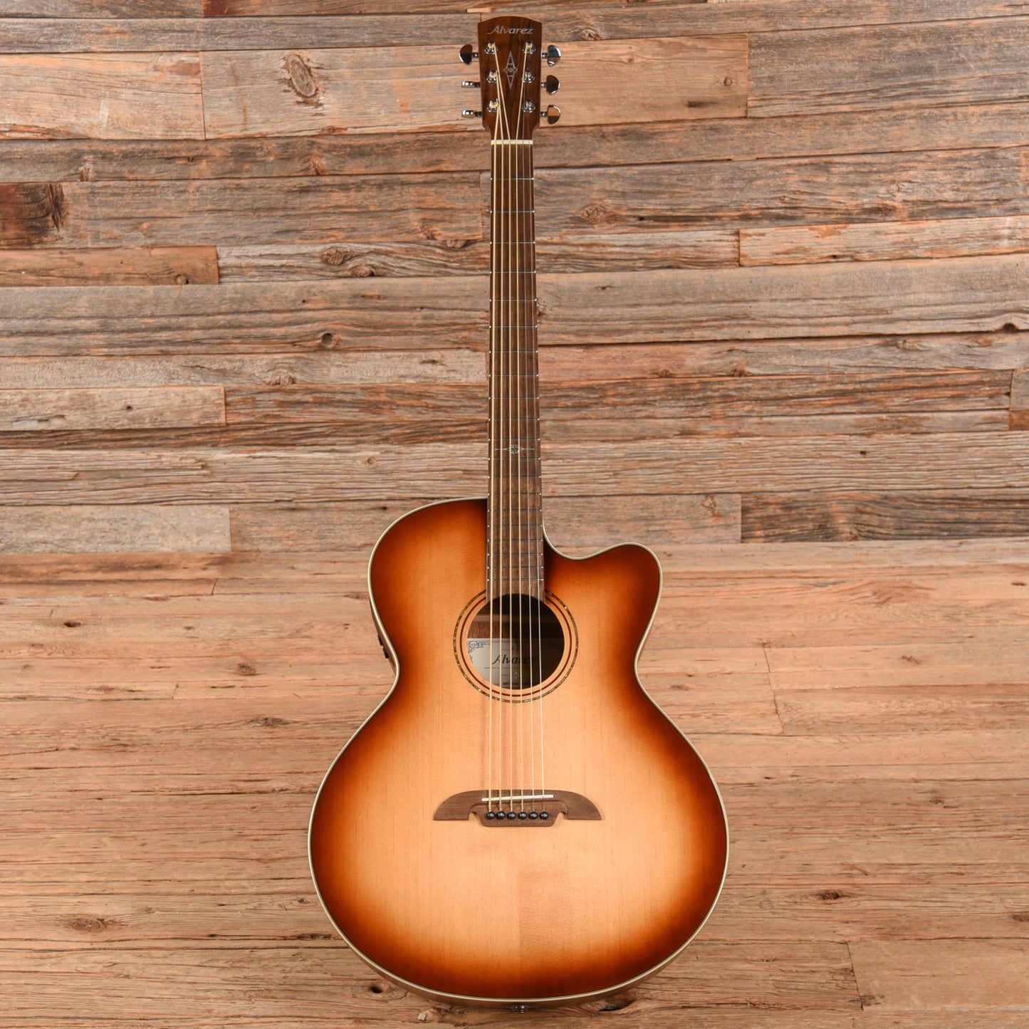 Alvarez ABT60ce Artist Baritone Solid A+ Sitka Spruce/African Mahogany Shadowburst