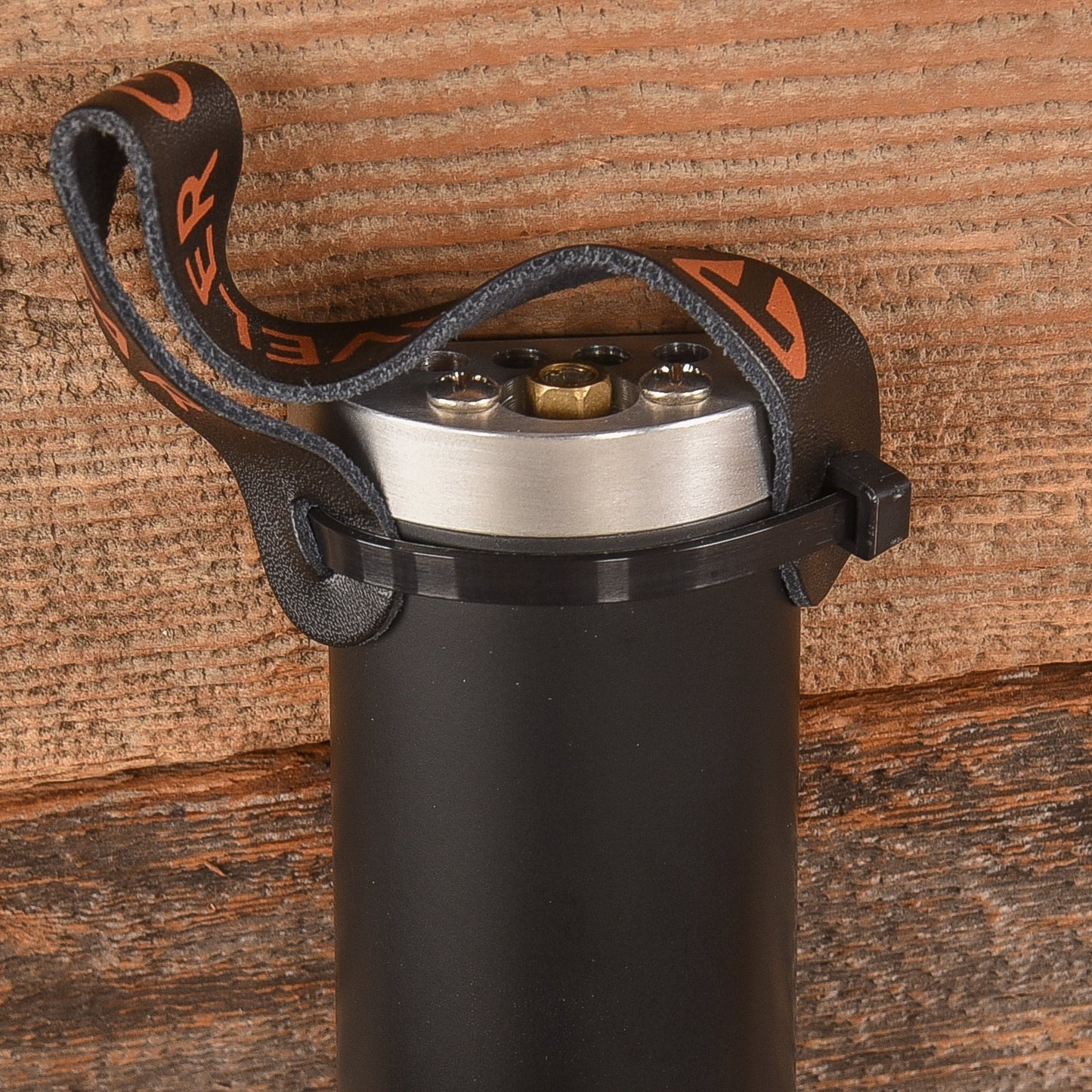 Traveler Ultra Light Black LEFTY