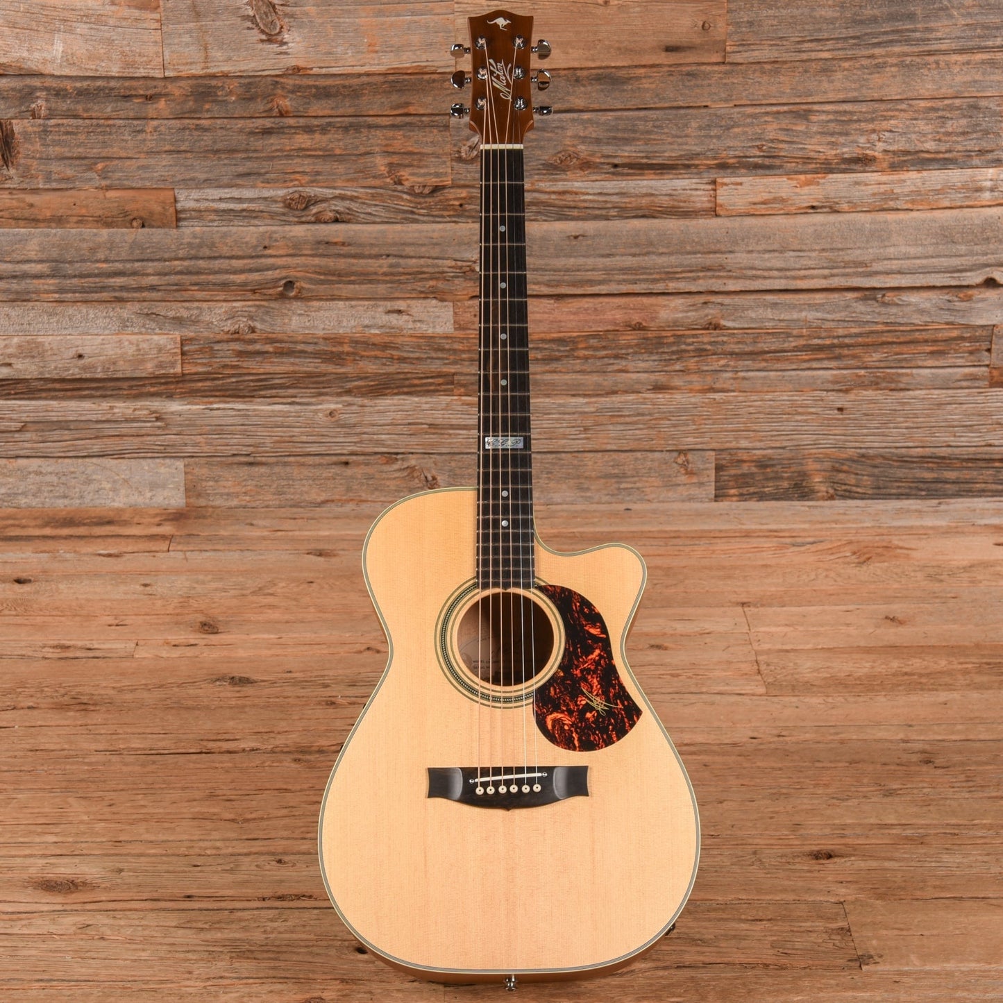 Maton EBG808-TE Tommy Emmanuel Signature Natural