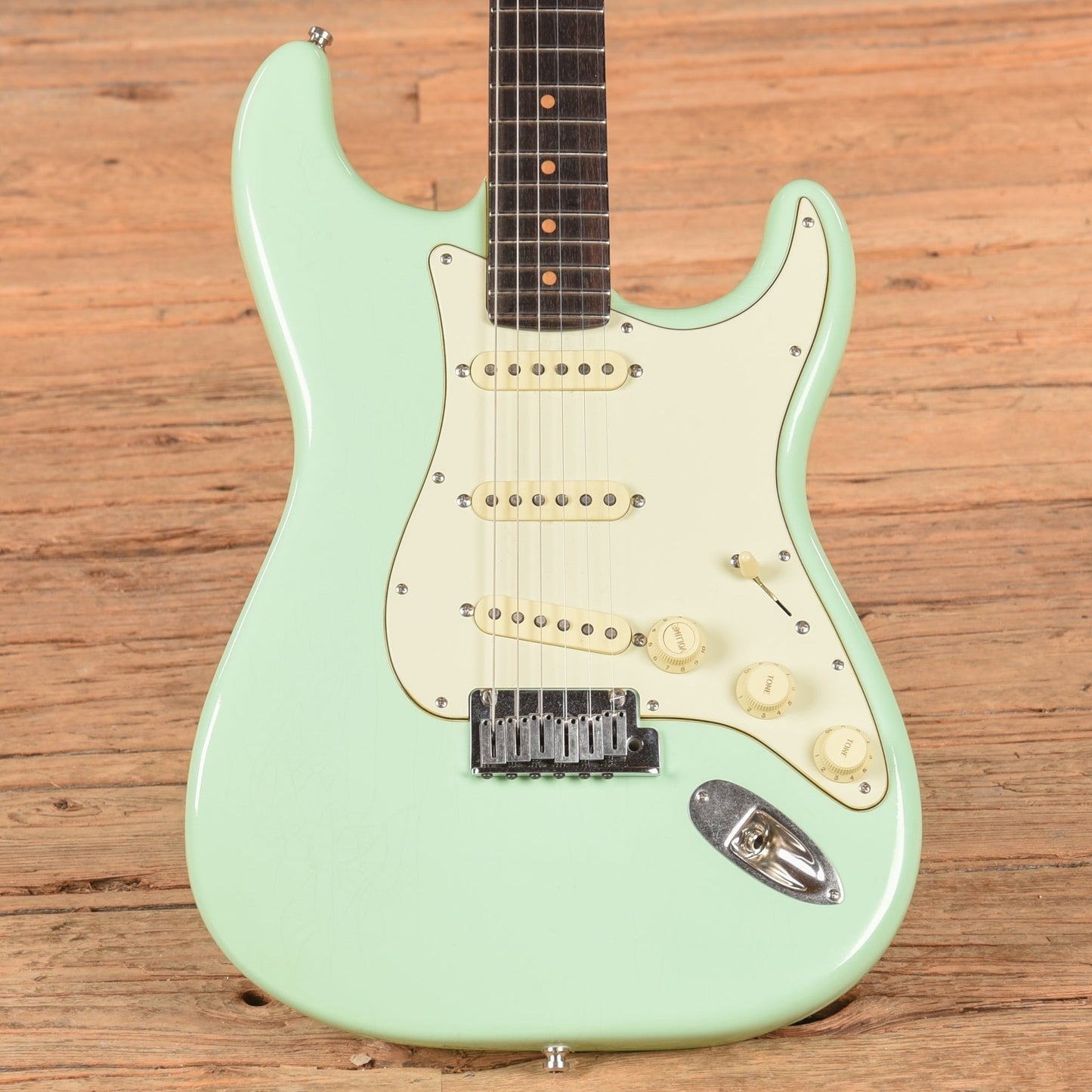 Fender American Ultra Luxe Vintage '60s Stratocaster Surf Green 2025