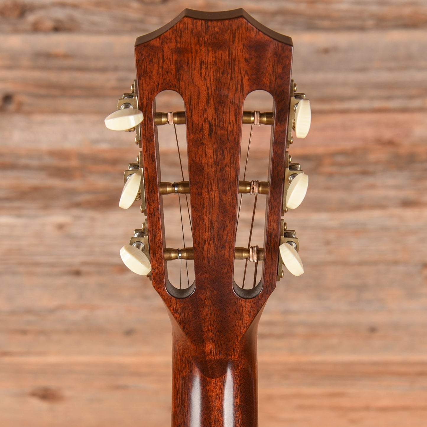 Taylor 322e 12-Fret Shaded Edge Burst 2017