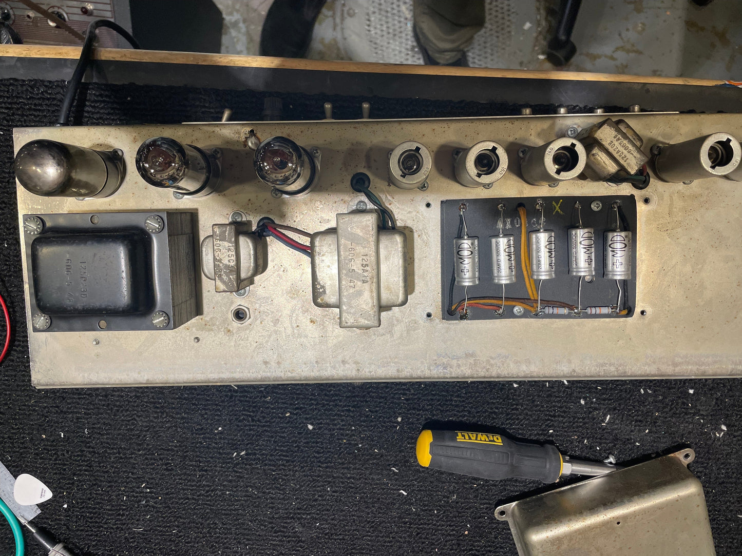 Fender Deluxe Reverb 2-Channel 22-Watt 1x12" Guitar Combo Amp 1966