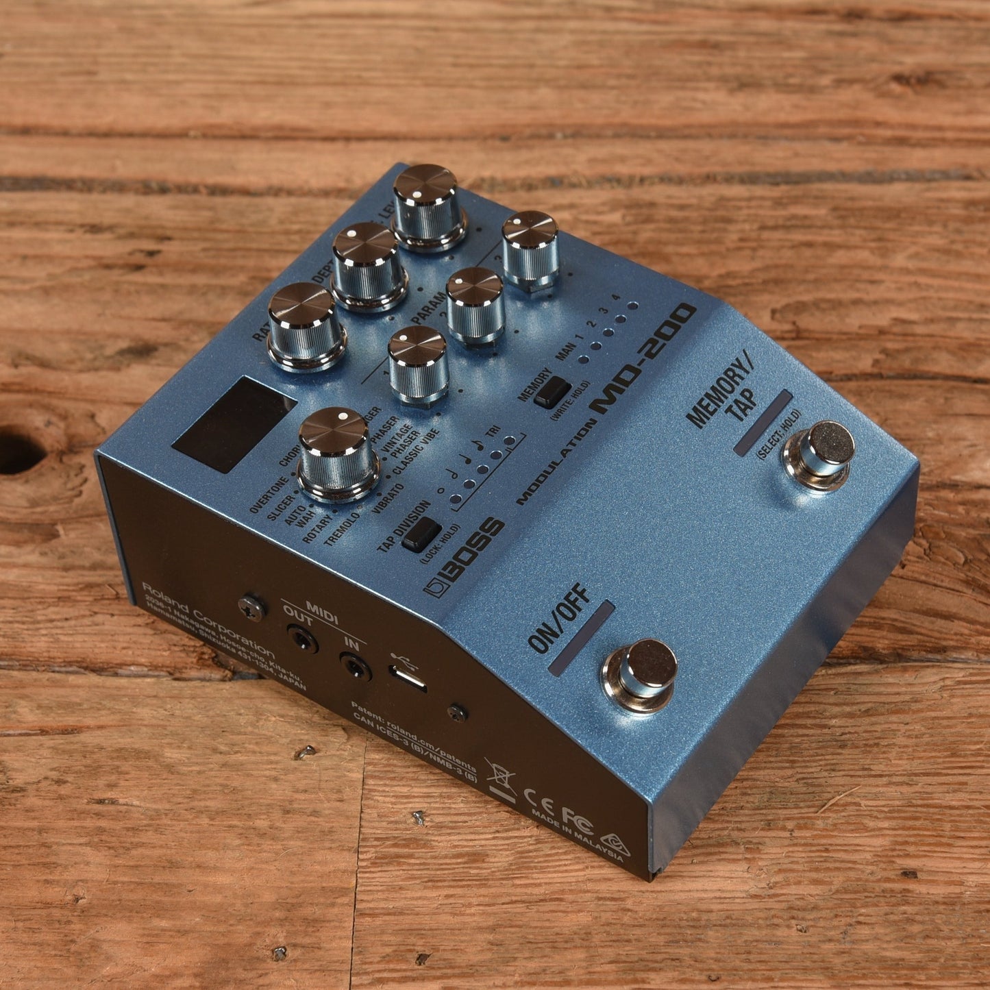 Boss MD-200