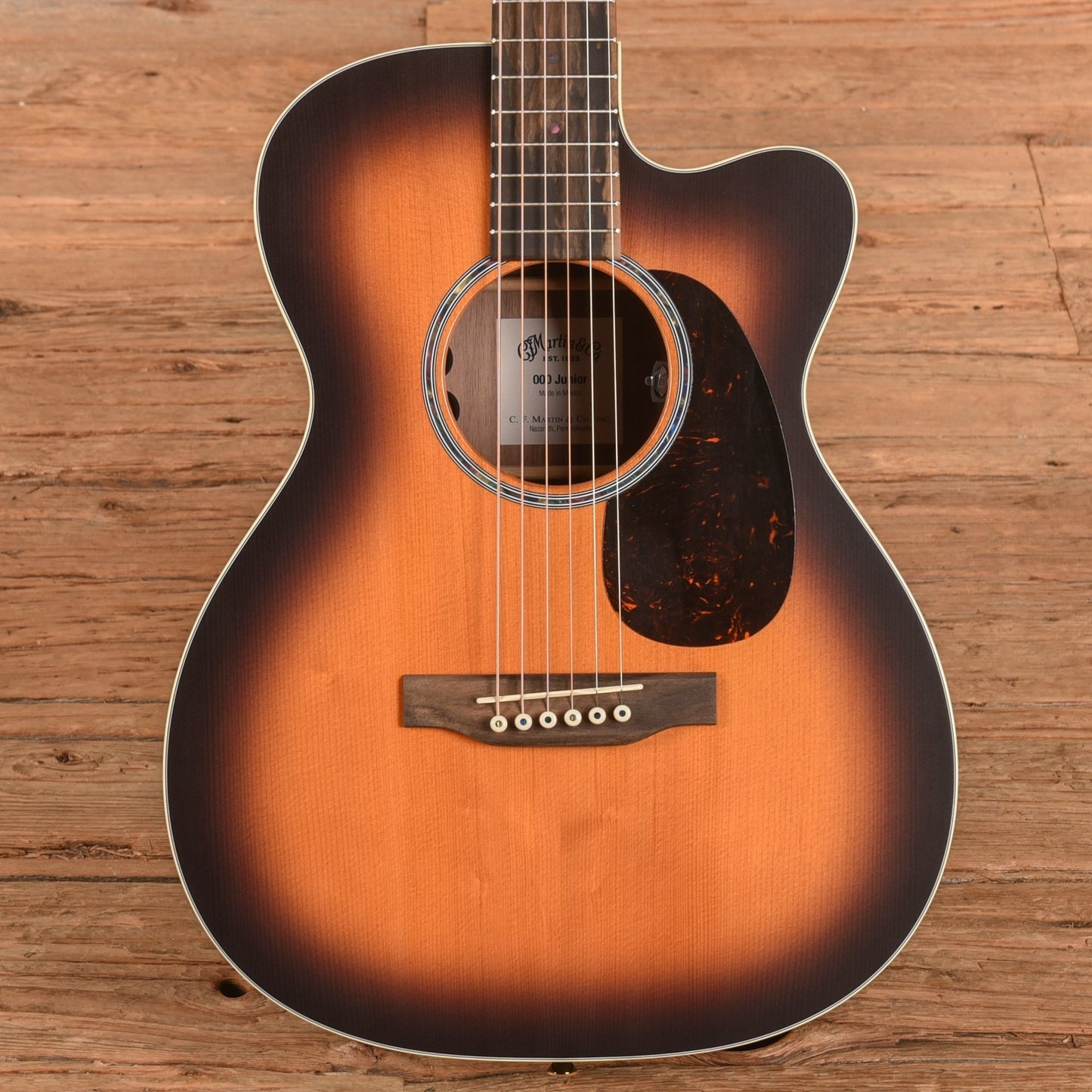 Martin 000C-Jr Walnut Burst 2026
