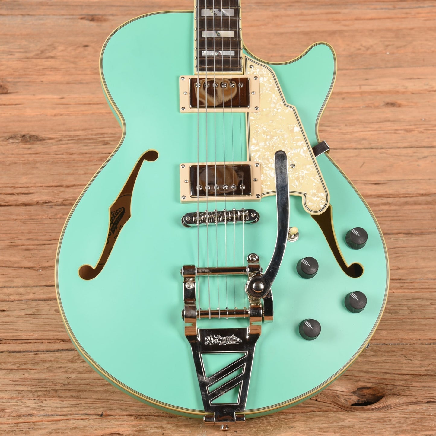 D'Angelico Deluxe SS Semi-Hollow Single Cutaway Matte Surf Green 2020