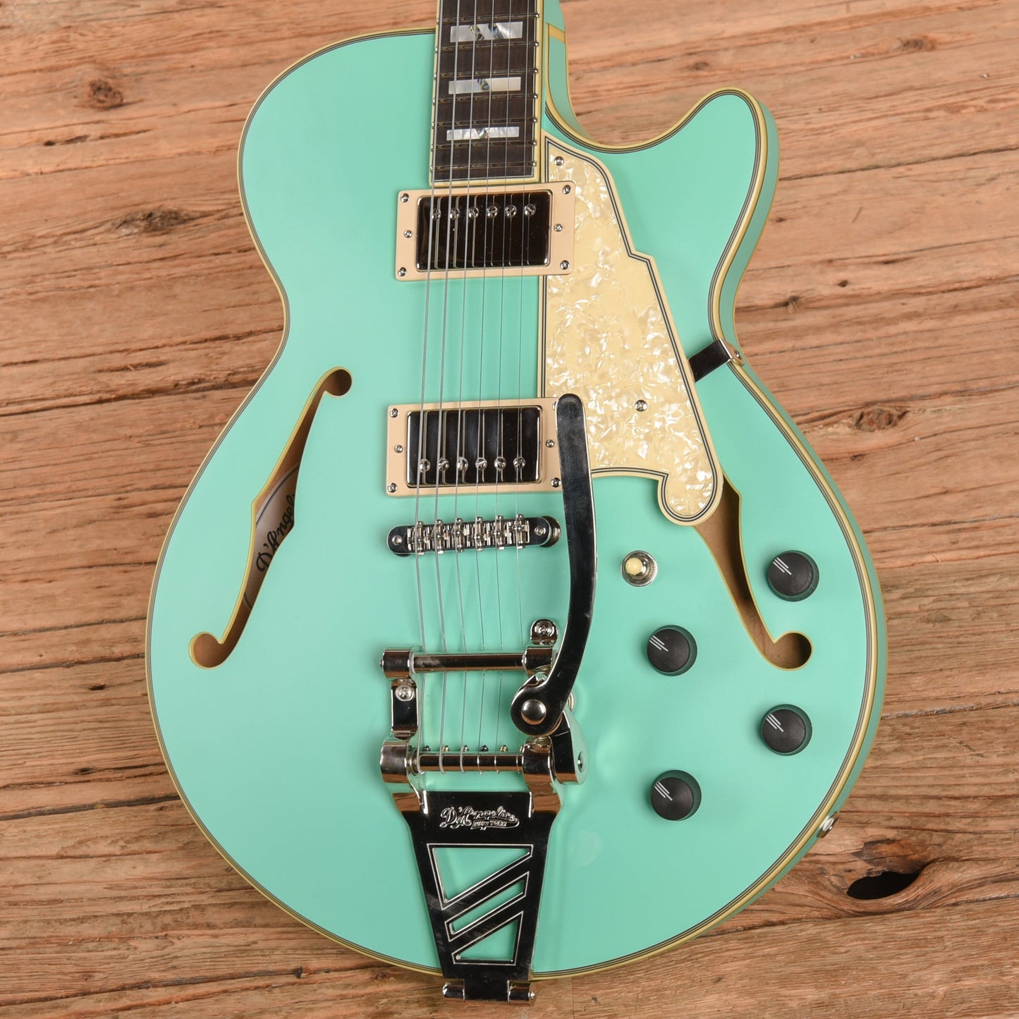 D'Angelico Deluxe SS Semi-Hollow Single Cutaway Matte Surf Green 2020