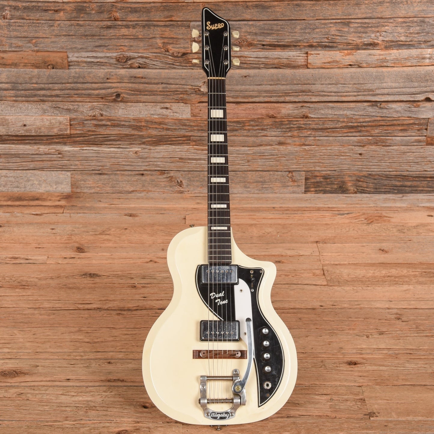Supro Dualtone White 1962