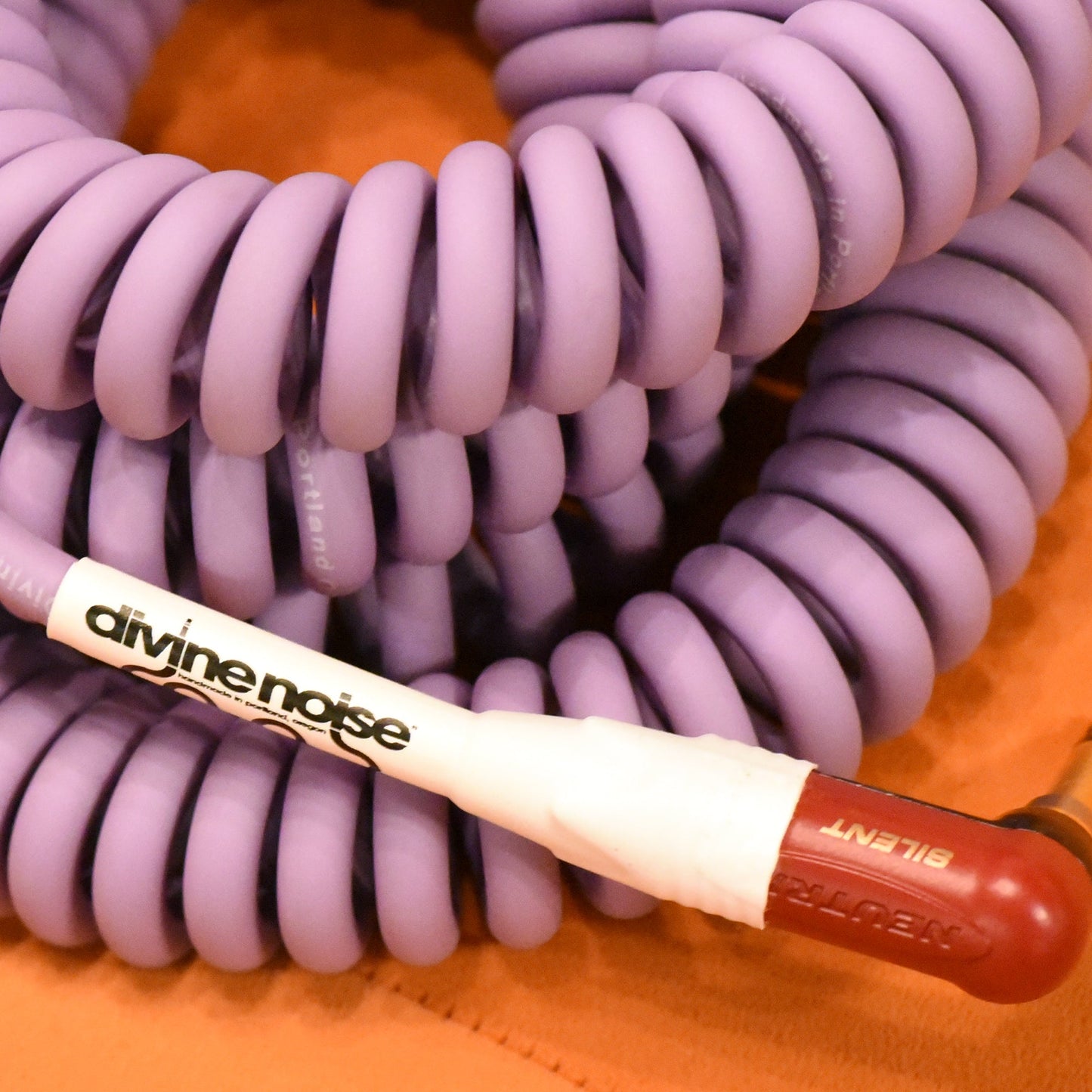 Divine Noise Curly Instrument Cable 30' Right Angle Silent/Straight Lavender Haze