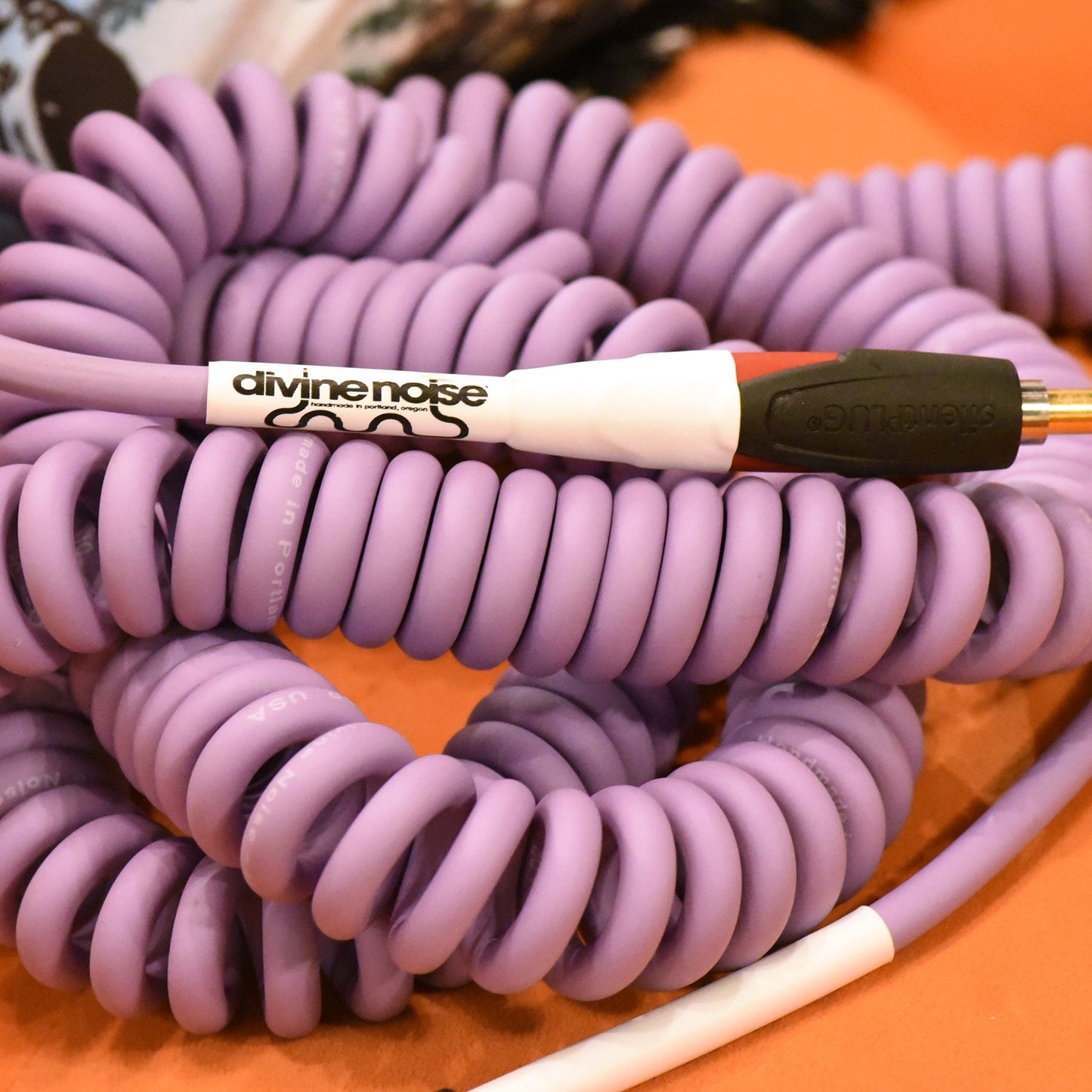 Divine Noise Curly Instrument Cable 30' Straight Silent/Straight Lavender Haze