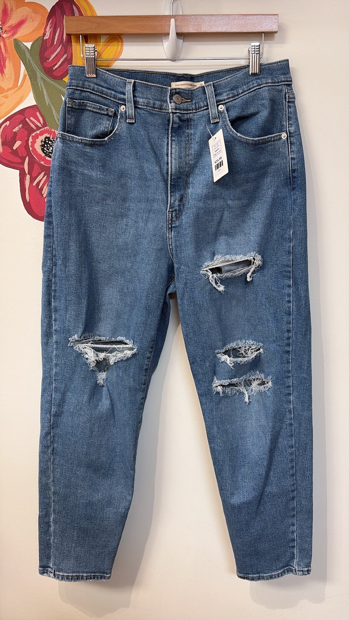 Levi's High Waisted Mom 26" Inseam Jeans, 31 (12)