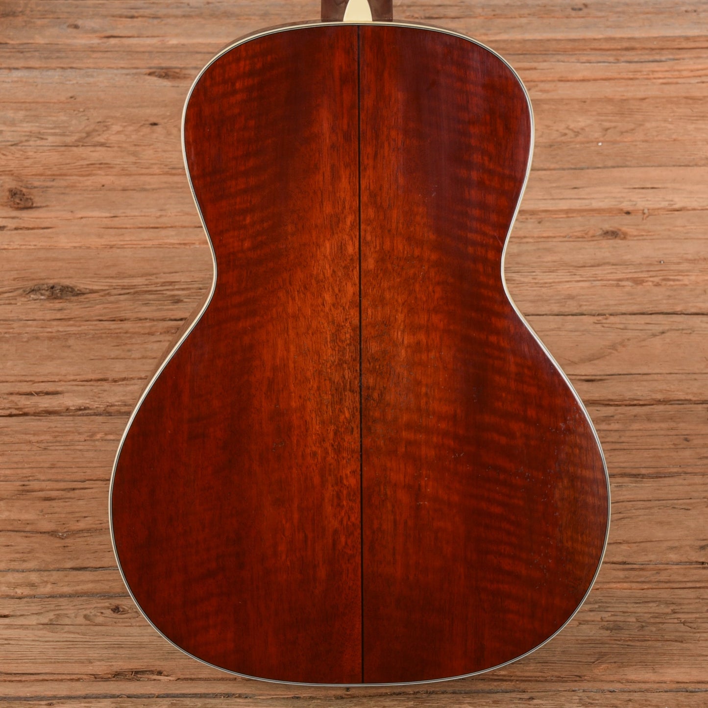 Eastman E10OOSS/V Adirondack/Mahogany OO Slope Shoulder Antique Varnish 2023