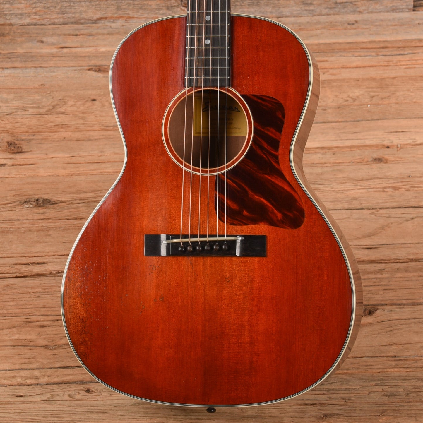 Eastman E10OOSS/V Adirondack/Mahogany OO Slope Shoulder Antique Varnish 2023