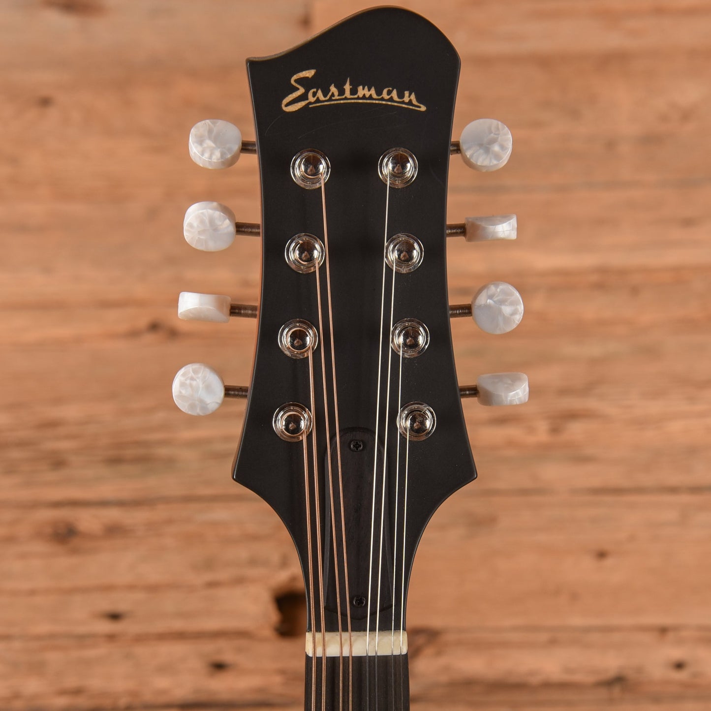 Eastman MD304E Sitka/Maple A-Style Oval Hole Mandolin Sunburst w/K&K Duotone