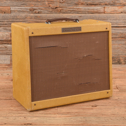 Victoria 35210 Tweed w/Schroeder Amplification 2110 Speakers
