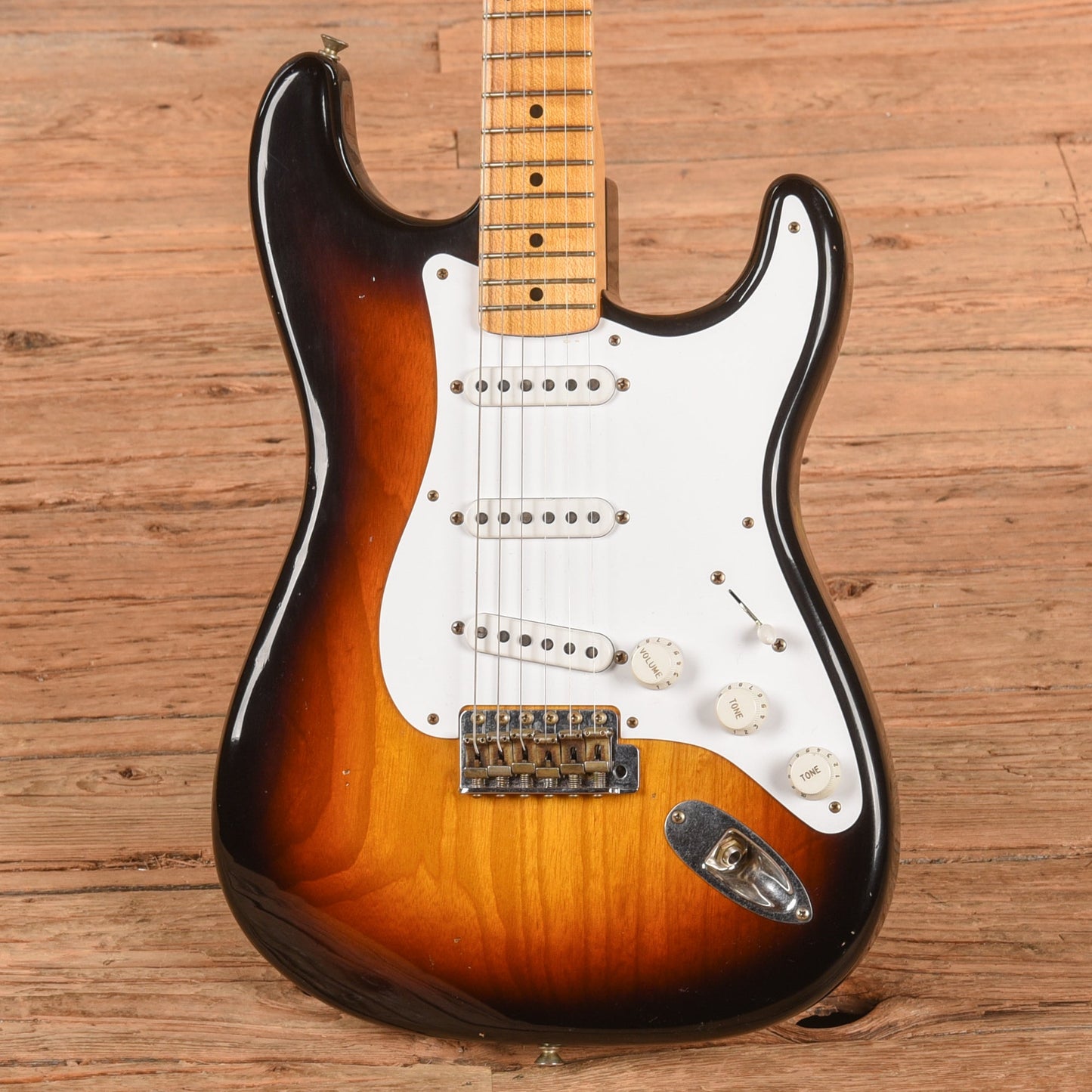 Fender Custom Shop Limited Edition 70th Anniversary '54 Stratocaster Reissue Journeyman Relic Sunburst 2024