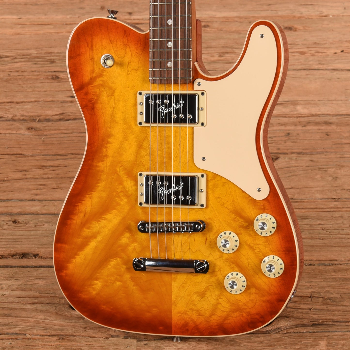 Fender Parallel Universe Troublemaker Telecaster Deluxe Sunburst 2018